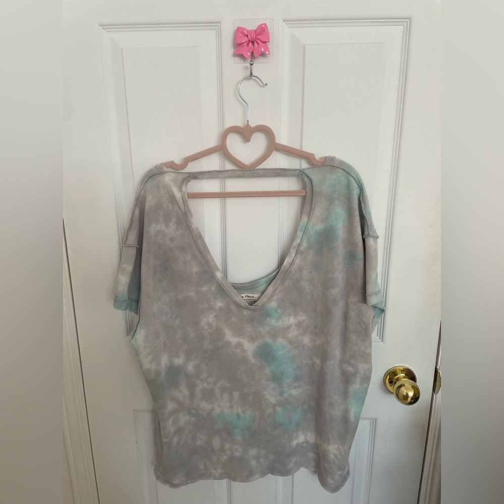 🧚‍♀️✨FREE PEOPLE Tie Dye V-Neck Size M